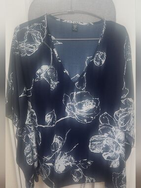 Shein 1X Flowy Navy Blue Floral V-Neck Blouse